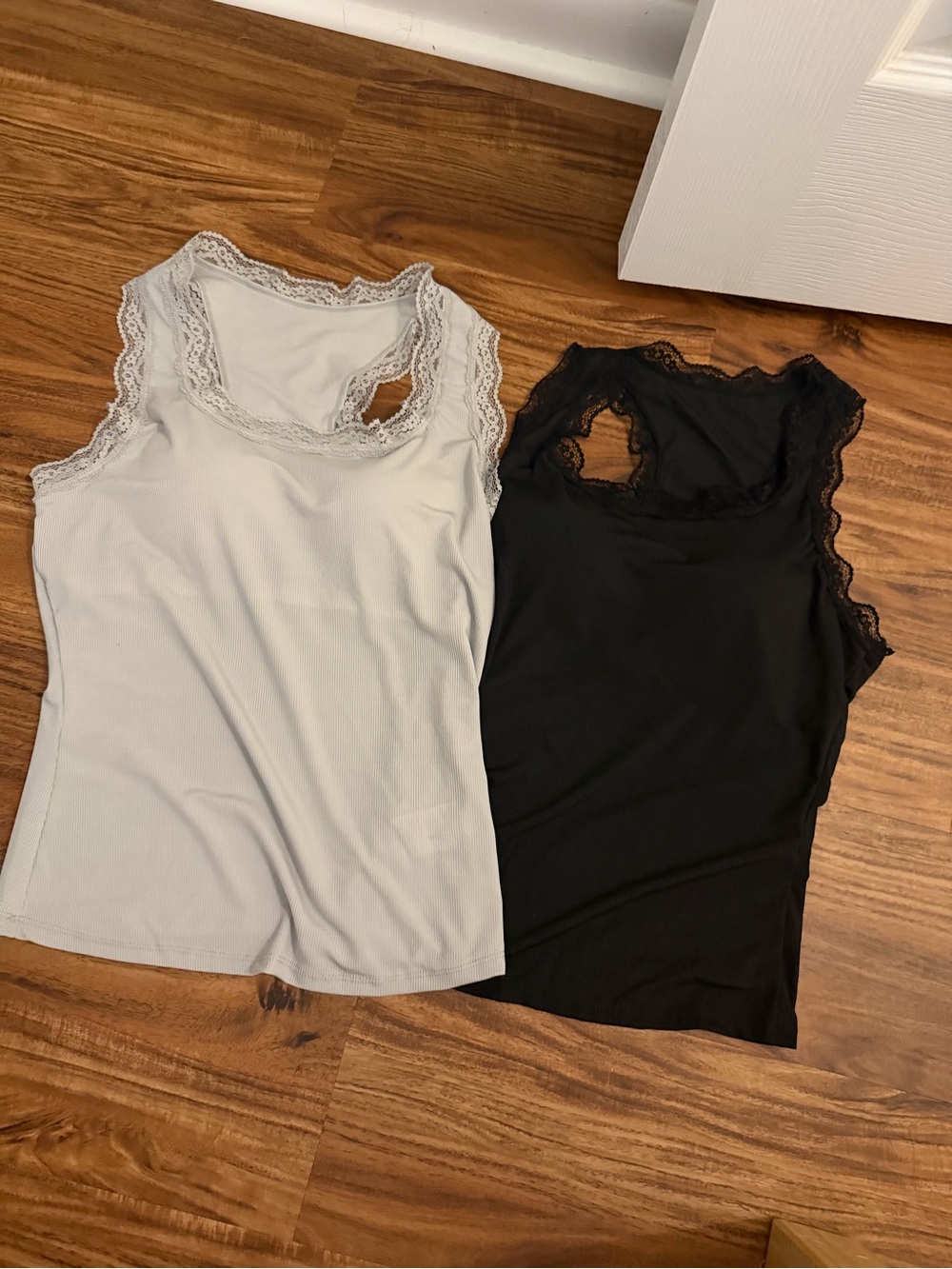 Women's Lace-Trim Tank Top set - lightly padded